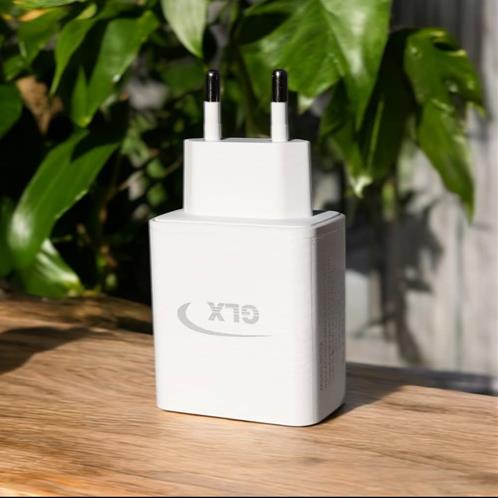 شارژر دیواری SC02 جی ال ایکس به همراه کابل دو سر USB-C